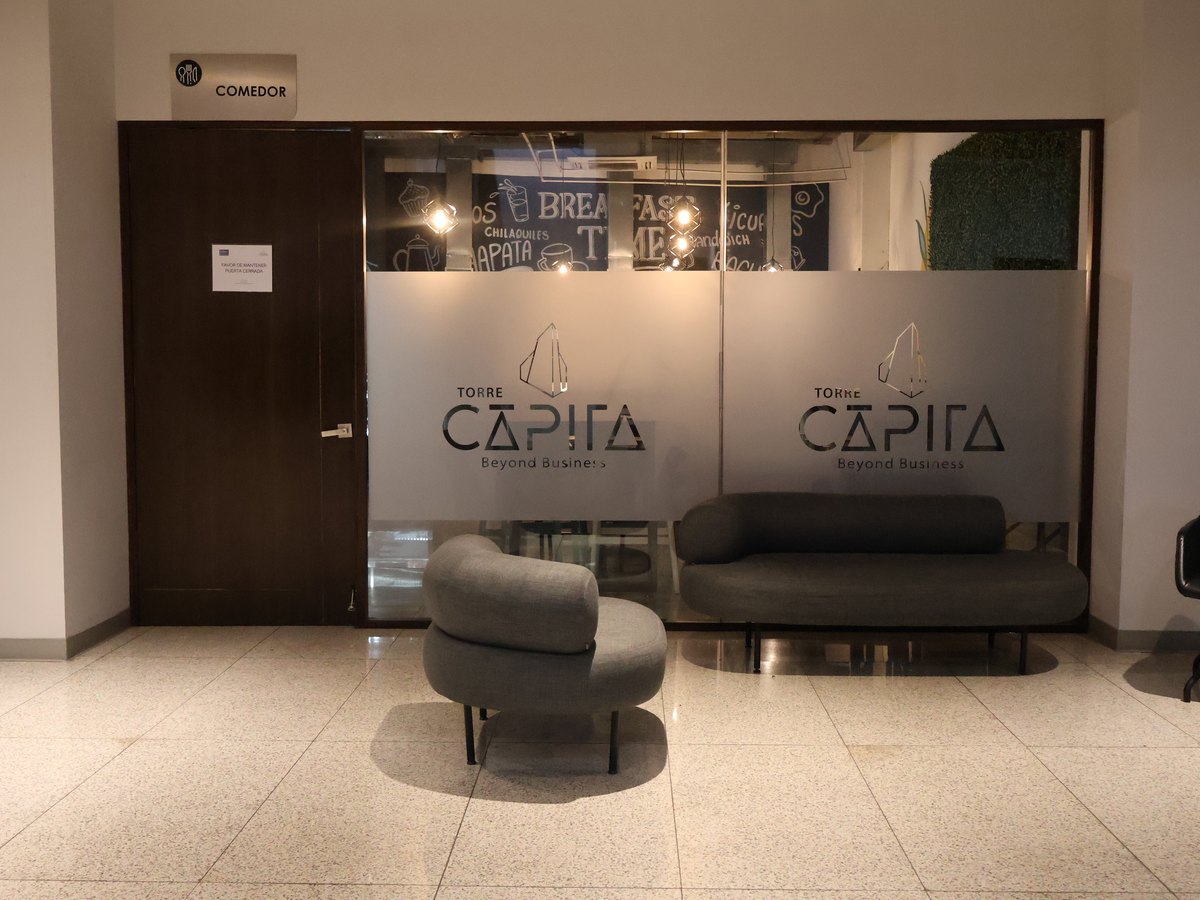 Acceso al área de comedor de QroWorkinc